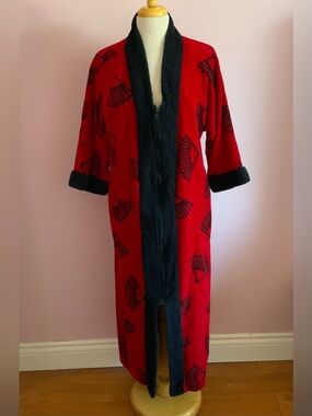 Vintage Diamond Tea Red Robe